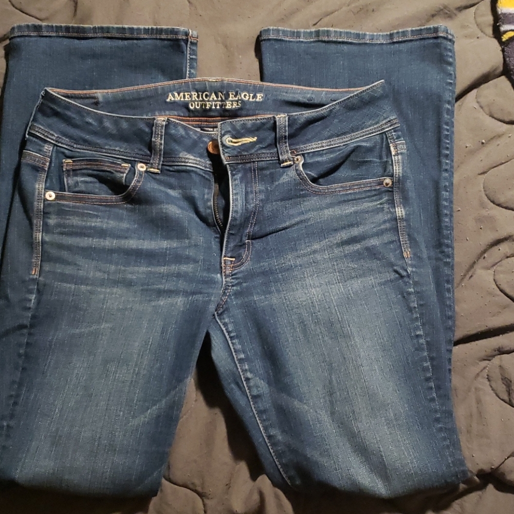 American Eagle size 8 short super stretch kickboot